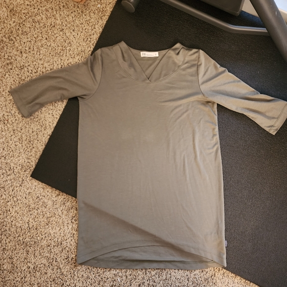 other Tops - Fig Made In Canada Top Medium Super Soft